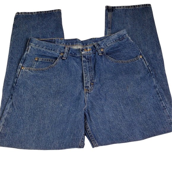 Men's Wrangler Relaxed Fit Jeans 34 x 30 5 Pocket Med. Wash Excellent Condition - Picture 1 of 8